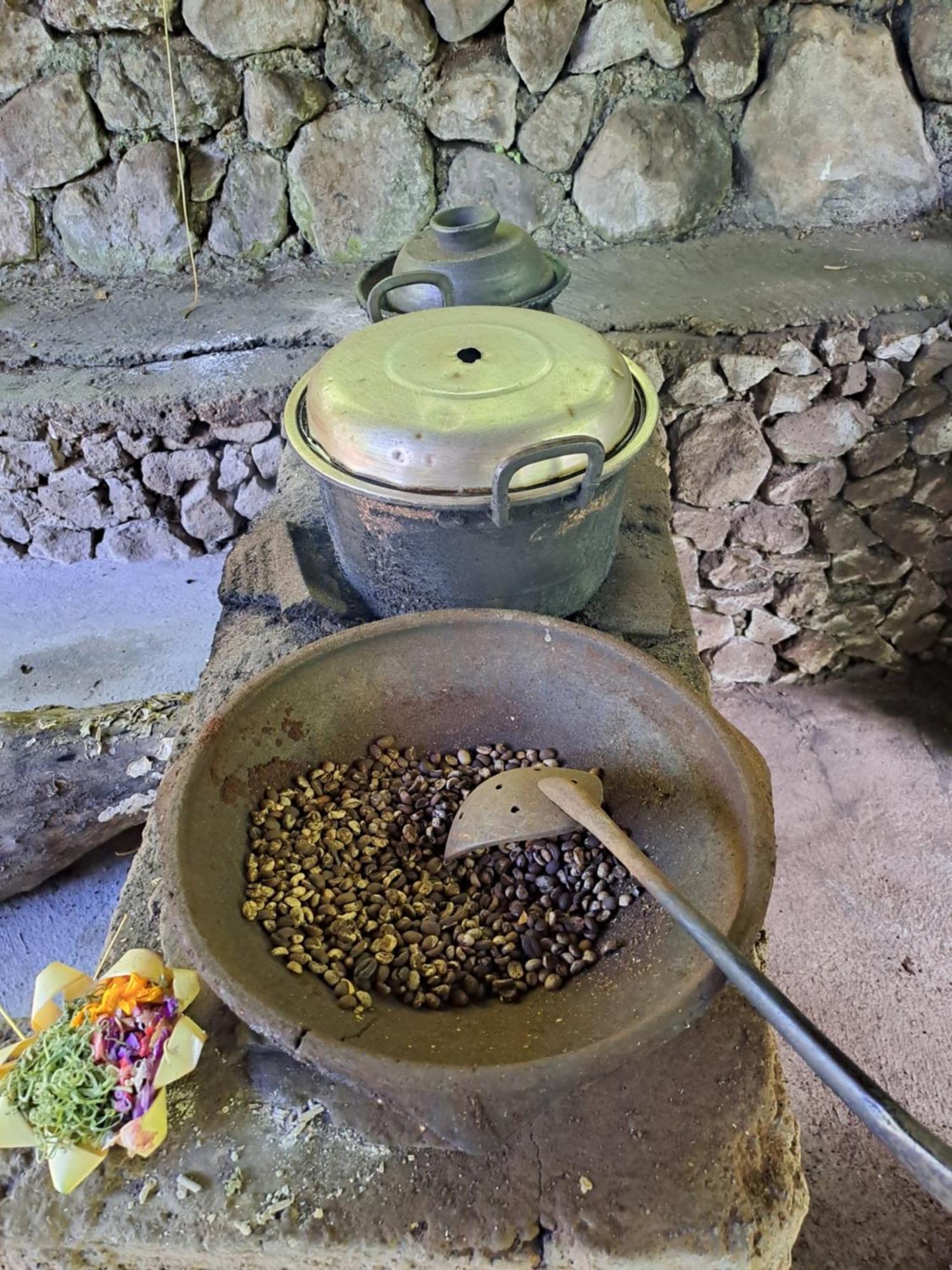 Kubu Pilatus - Family House Lombok Villa Tjakranegara Ngoại thất bức ảnh